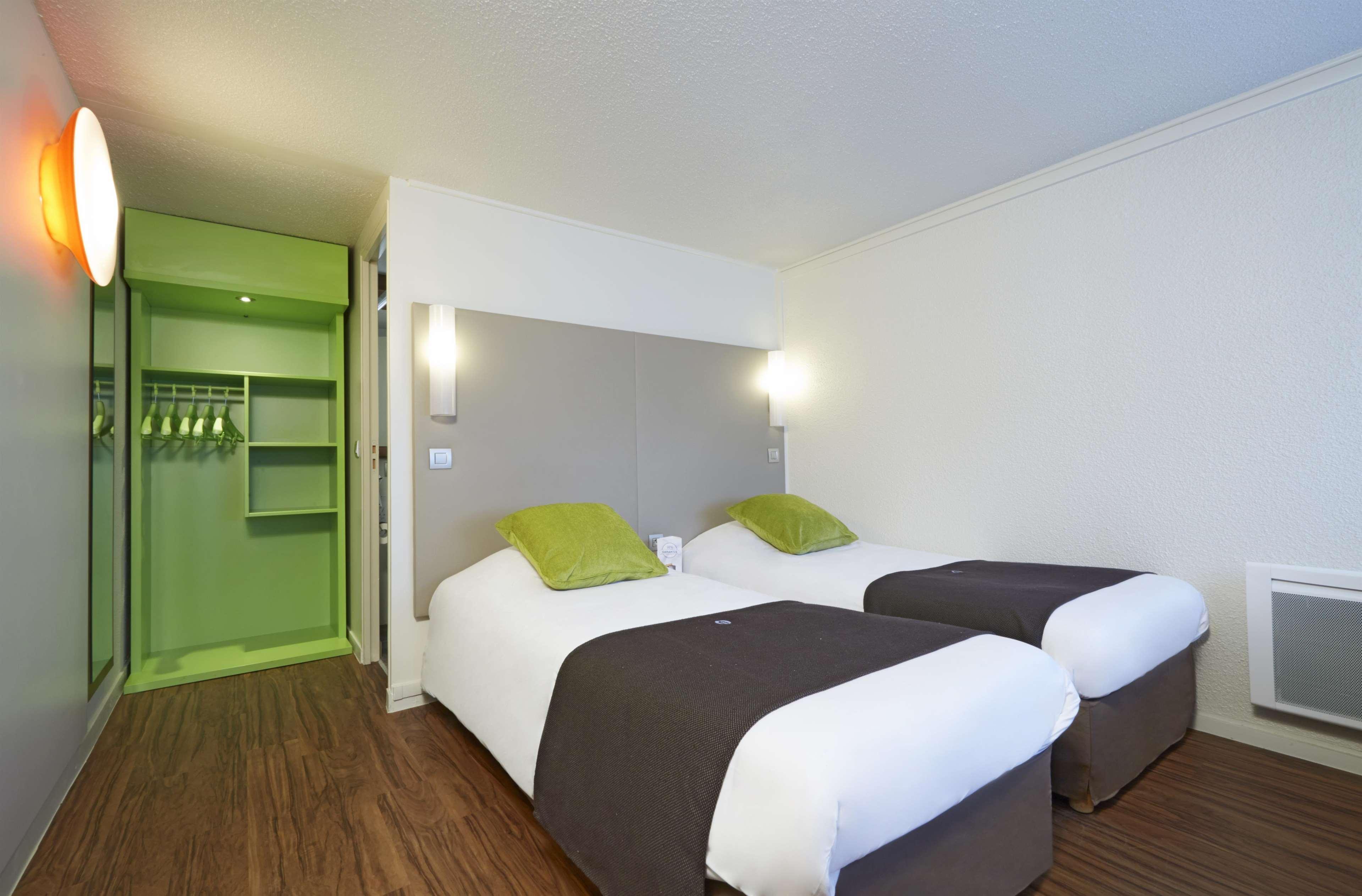 Campanile Le Mans Est Hotel Exterior photo