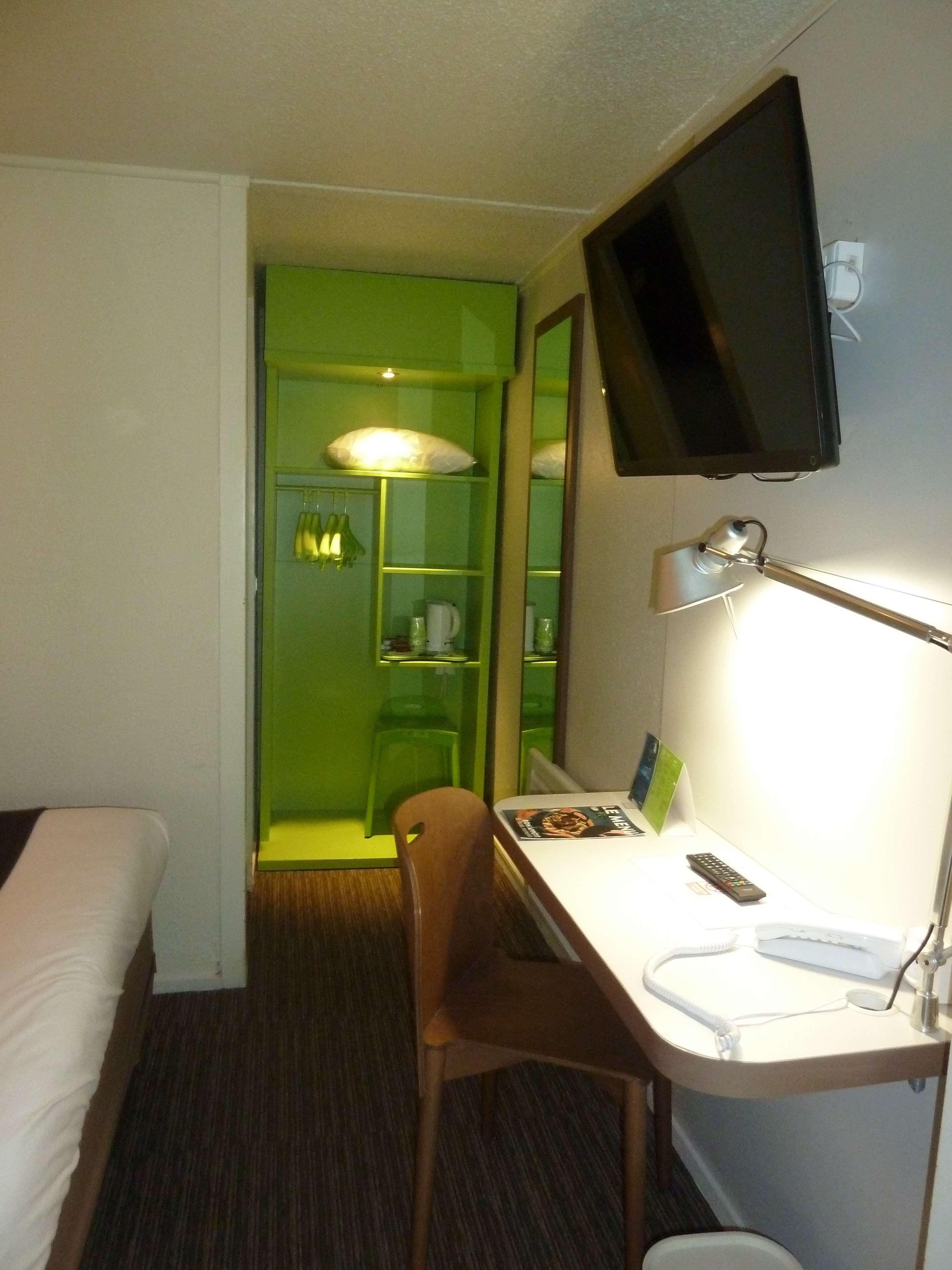 Campanile Le Mans Est Hotel Exterior photo